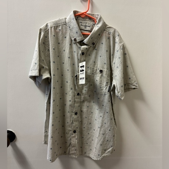 BNWT BOYS SIZE M BILLABONG DRESS SHIRT - Picture 1 of 2